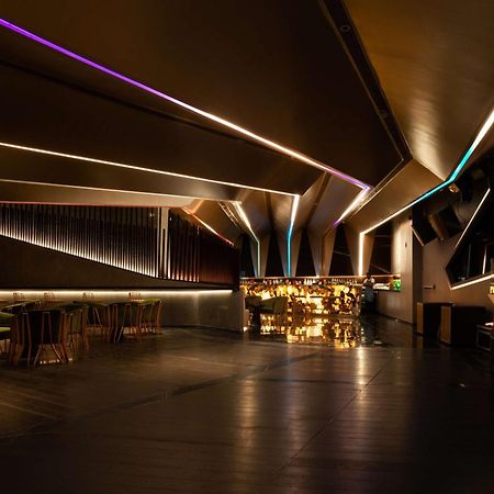 Radisson Blu Bengaluru Outer Ring Road Hotel Kültér fotó