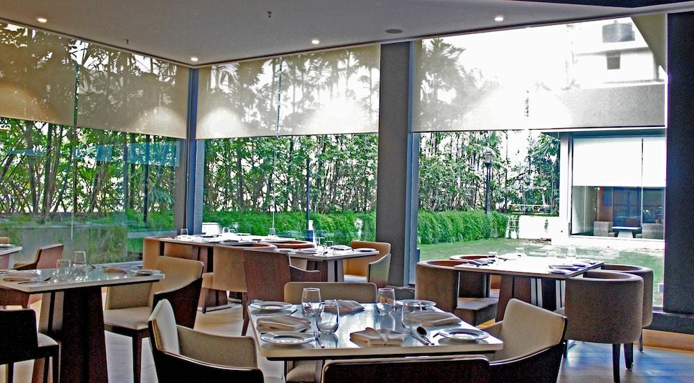 Radisson Blu Bengaluru Outer Ring Road Hotel Kültér fotó