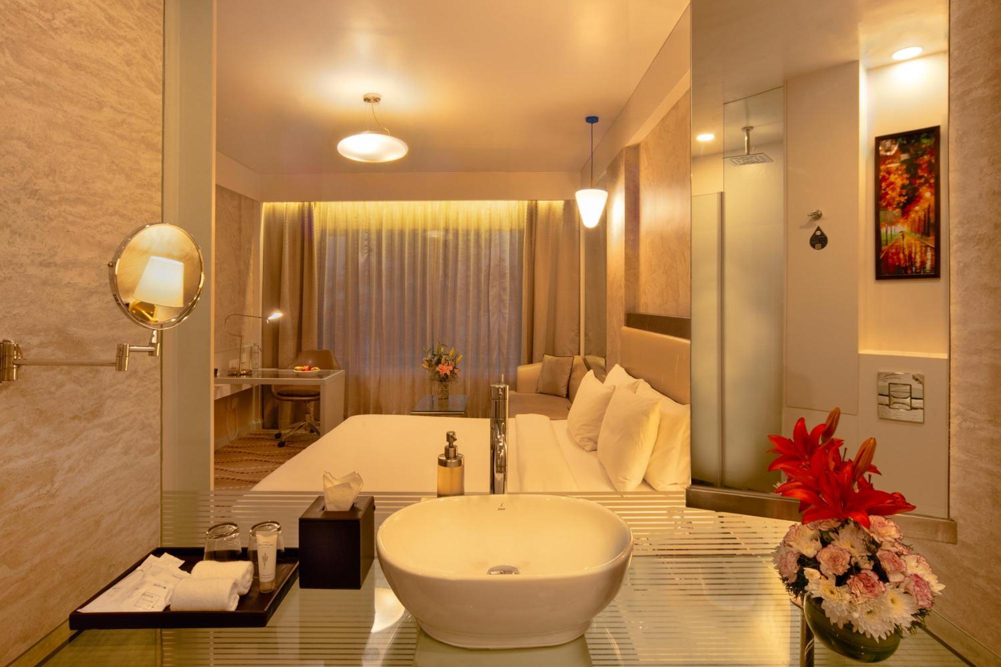 Radisson Blu Bengaluru Outer Ring Road Hotel Kültér fotó