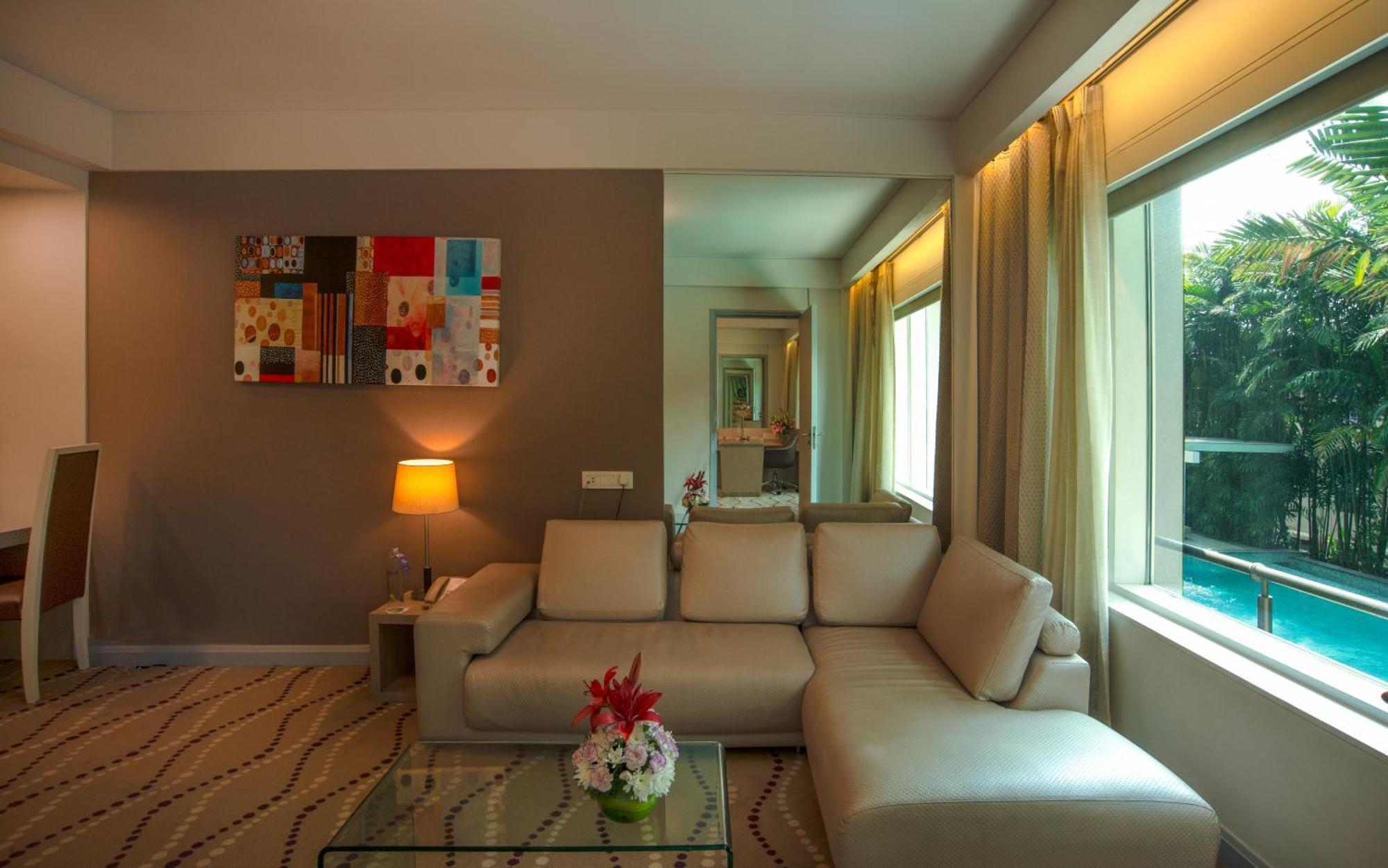 Radisson Blu Bengaluru Outer Ring Road Hotel Kültér fotó