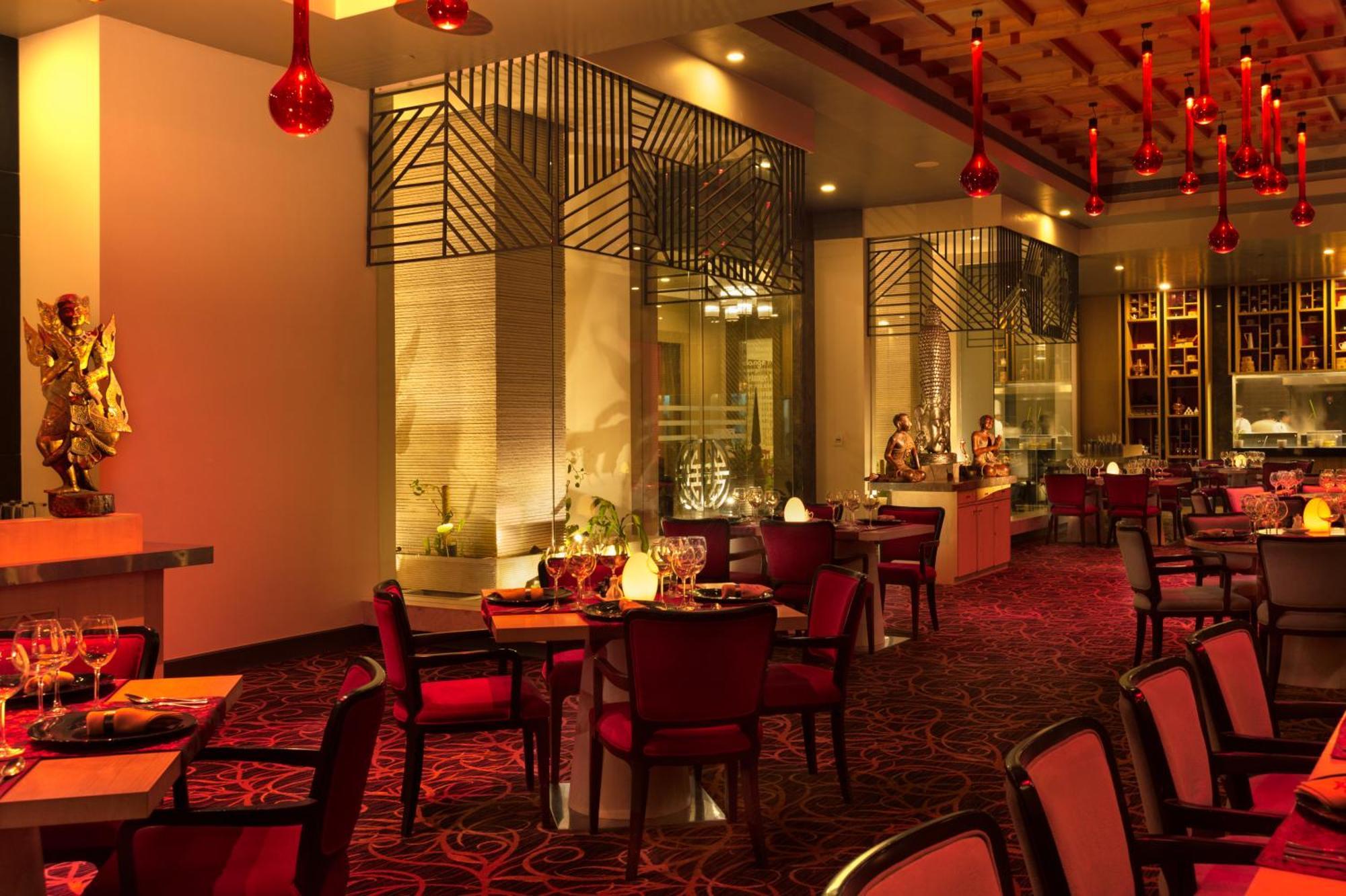 Radisson Blu Bengaluru Outer Ring Road Hotel Kültér fotó