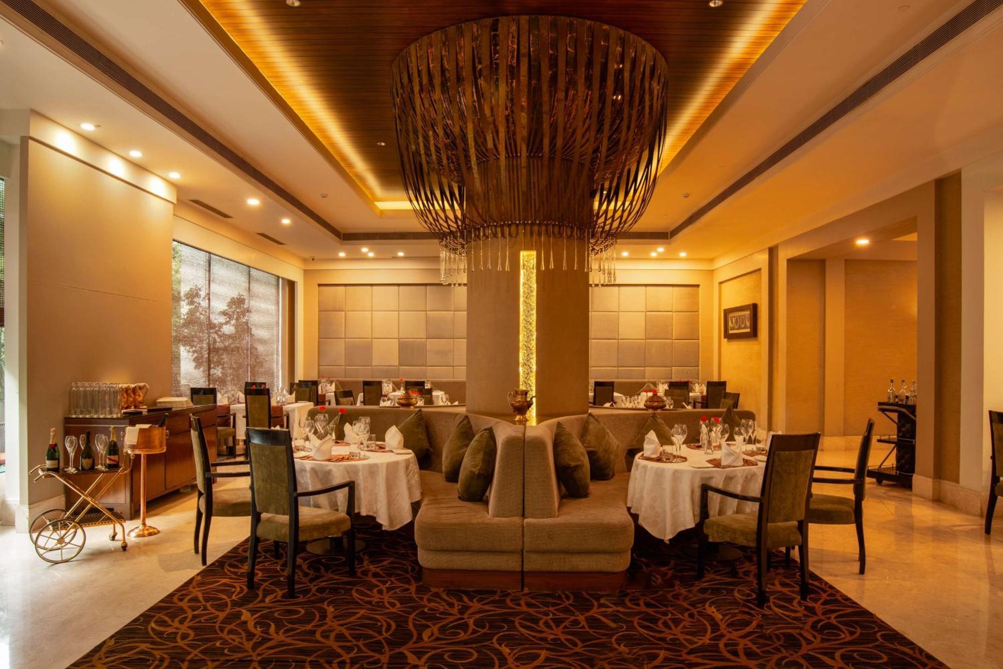 Radisson Blu Bengaluru Outer Ring Road Hotel Kültér fotó