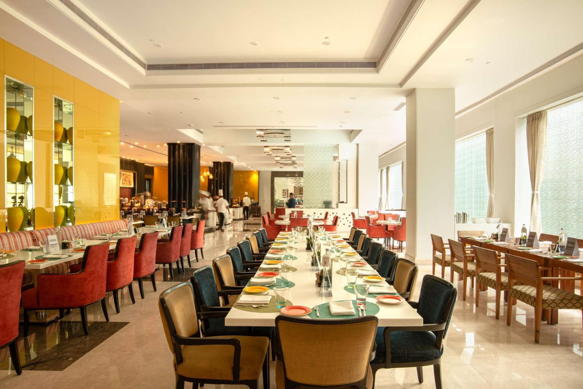 Radisson Blu Bengaluru Outer Ring Road Hotel Kültér fotó