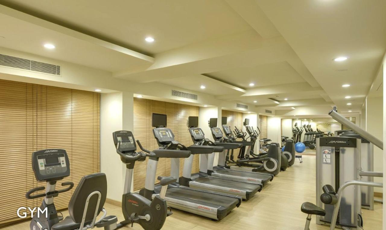 Radisson Blu Bengaluru Outer Ring Road Hotel Kültér fotó