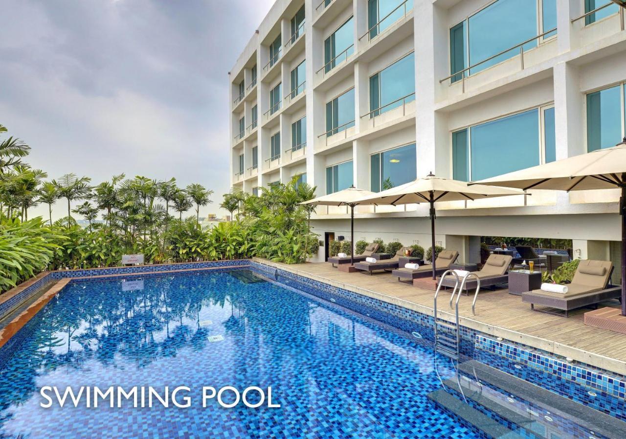 Radisson Blu Bengaluru Outer Ring Road Hotel Kültér fotó